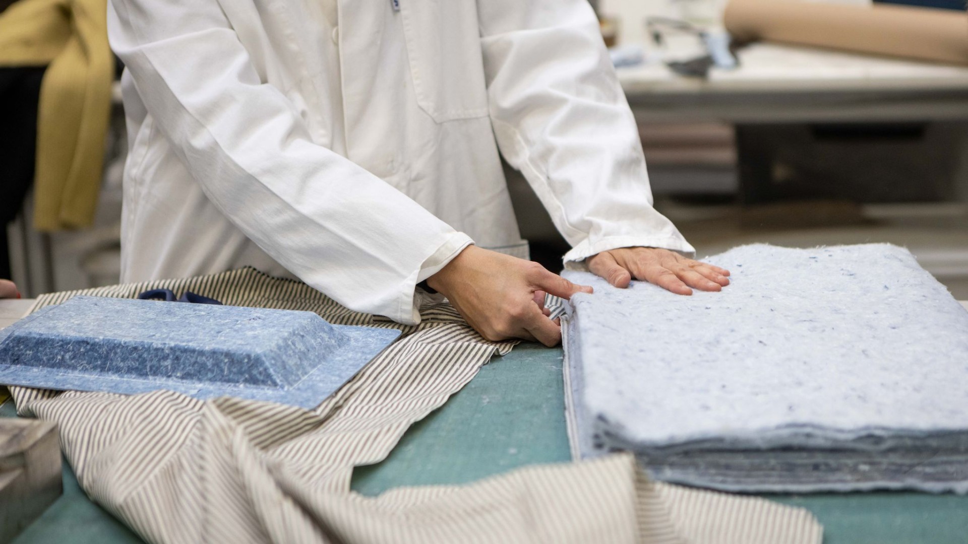 Durch Recycling entstehen Nanozellulose, Bioethanol und Vliesstoff